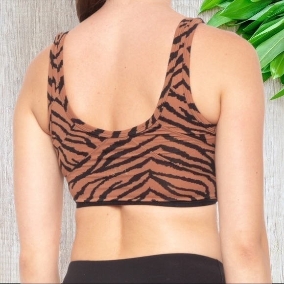 Varley Kellam Sports Bra Medium Impact in Clay Zebra XXS - Picture 2 of 5